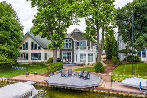 2477 DAVIS Road
