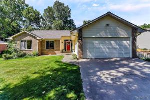 858 ESTHER Drive