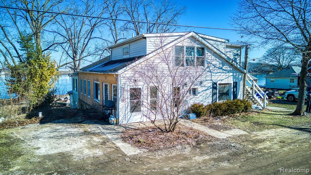 12050 ELMDALE Drive, Freedom Twp, MI lhrmls02027169