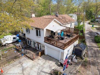1735 Wickham
