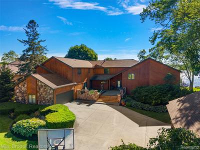 2267 Shankin Drive