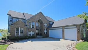 606 Bay Pointe Drive