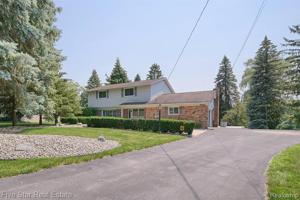 5553 LEAFWOOD Court