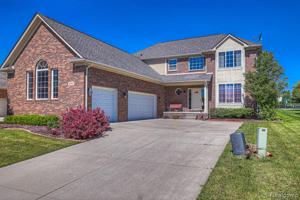 659 BAY POINTE Drive