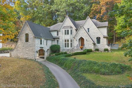 6705 COLLEGE Park