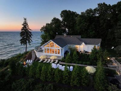 4315 Lake Shore Drive