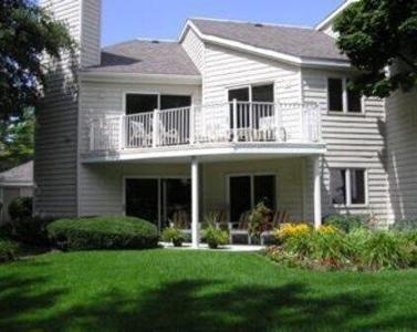 1672 Bay Court