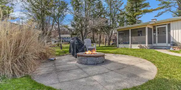 15526 Linn Court