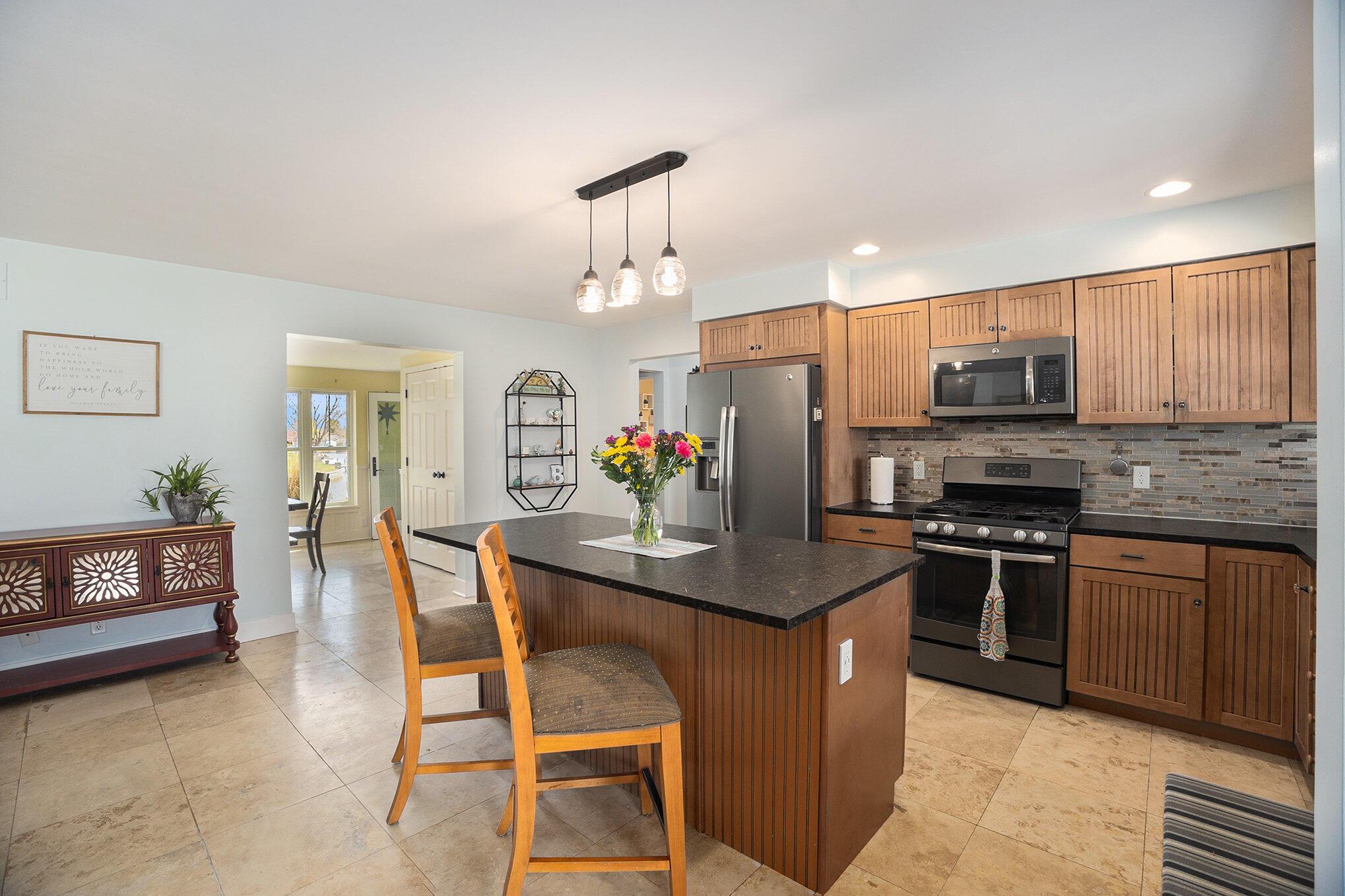 Image 4: Kitchen 1