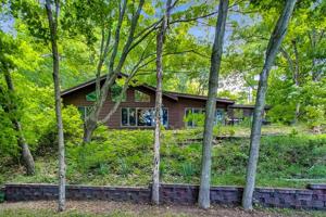 9496 Lakeview Drive