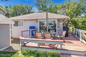 294 LAKESIDE Drive
