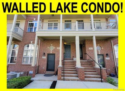 157 E BAY Drive