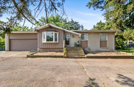 7716 Highland Road