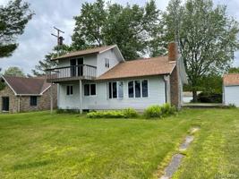 3714 N LAKESHORE Road
