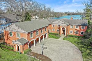 3081 BAY SHORE Drive