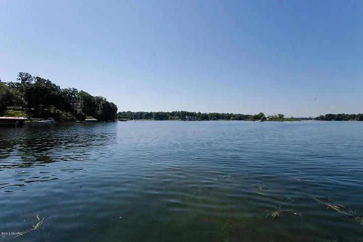 Image 3: Lake