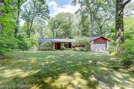830 MAURY Place