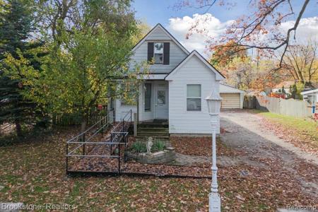 3091 CASS LAKE Avenue