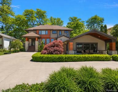 1345 E Lake Drive
