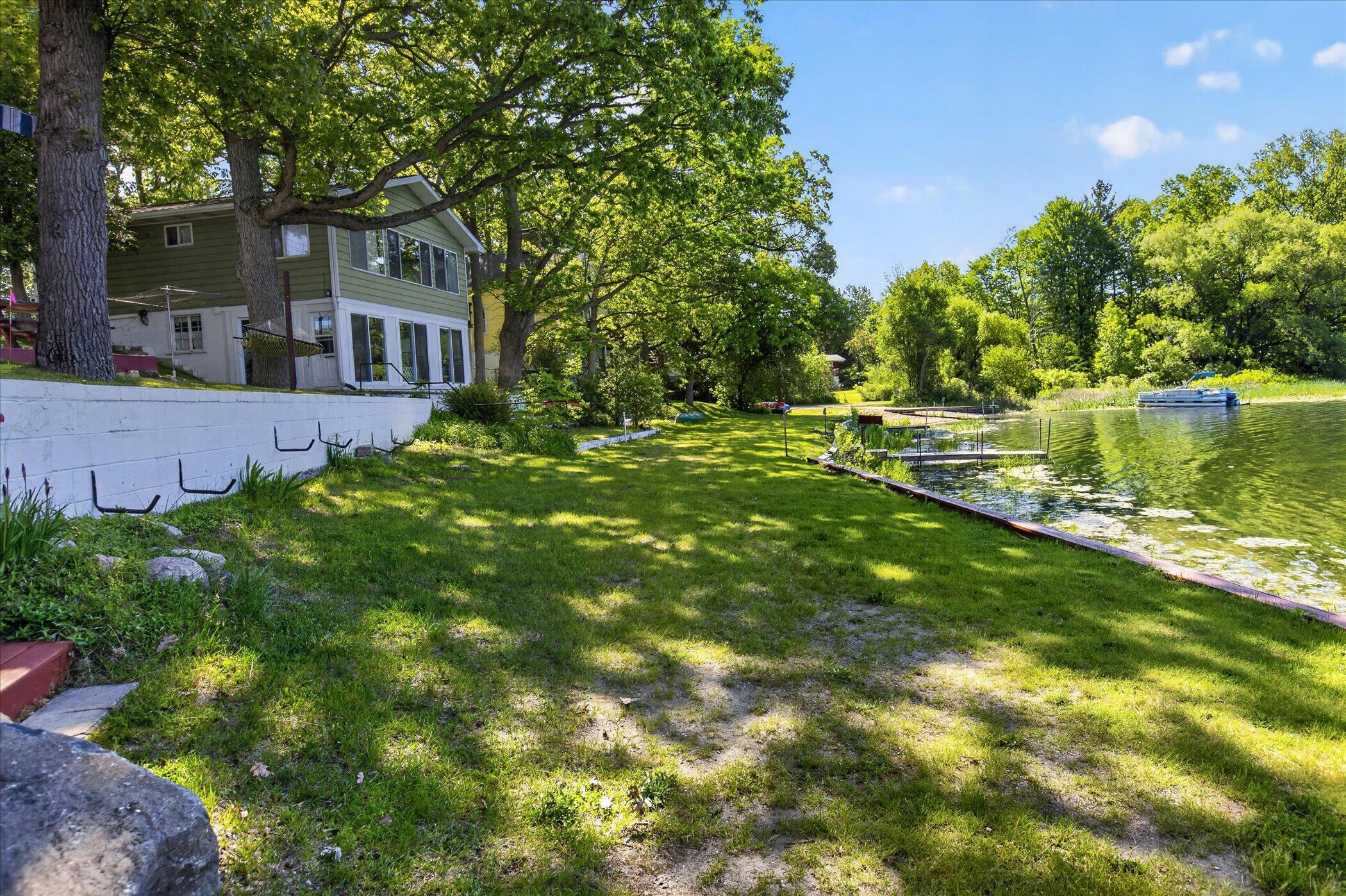 Image 3: 41-171-N-Rock-Lake-Dr-Vestaburg-WindowSt