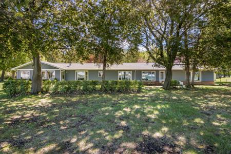 3801 Lakeshore Drive