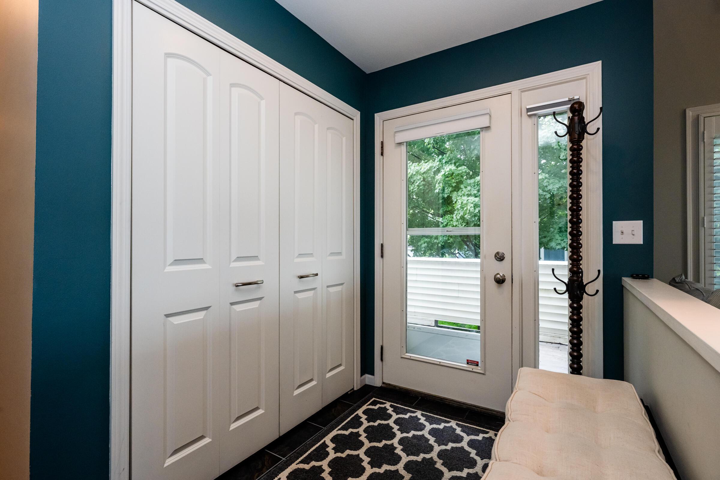 Image 3: Front Entry