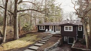 5058 LAKESHORE Road