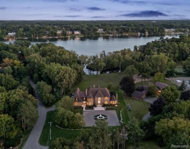 5305 Elmgate Bay Drive