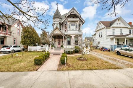 157 S Main