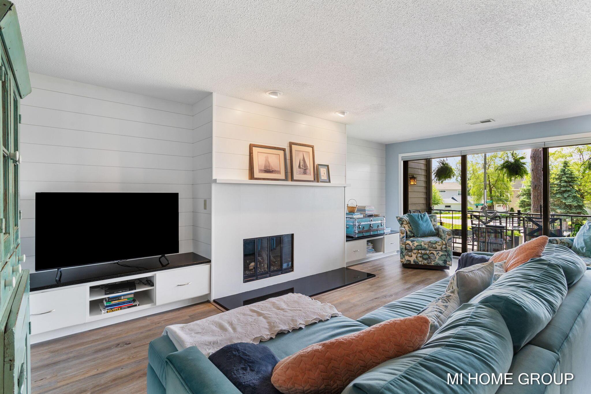 Image 3: 26-web-or-mls-1745-ottawa-beach-rd-4