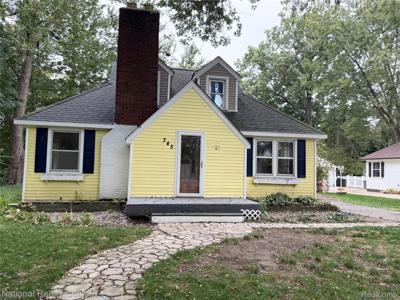 345 Colonial Lane