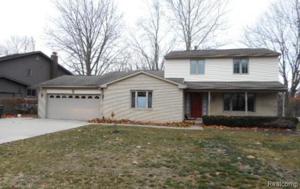 2754 Saturn Drive