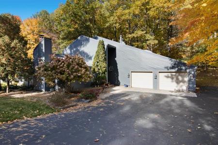 6862 Franklin Woods Drive