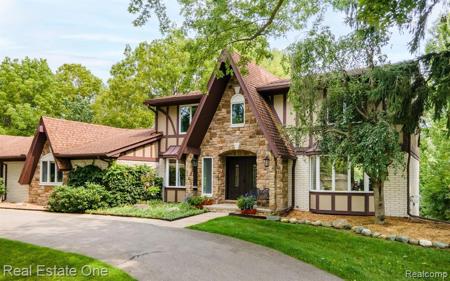 6899 LANGLE Court