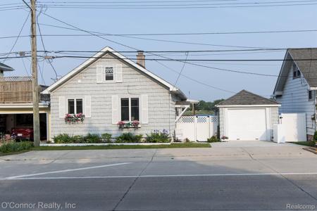 105 Gratiot Boulevard