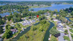 1225 BEACHLAND BLVD