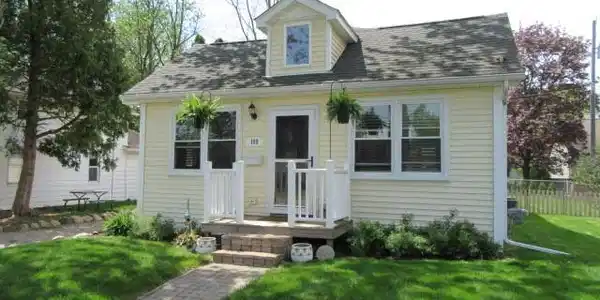 109 N ANDREWS Street