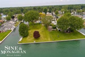 103 LOCKHAVEN LN