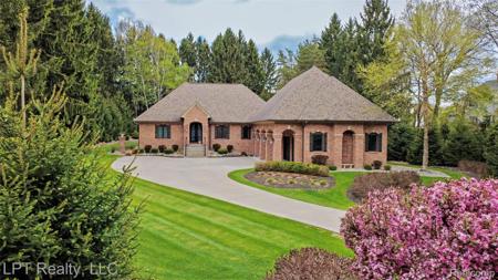 4525 Mapleton Drive