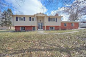 1314 ROBERTA Court