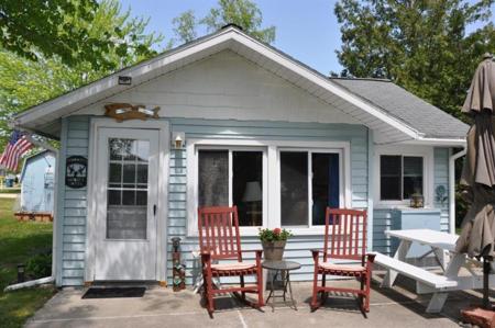 12928 West Shore