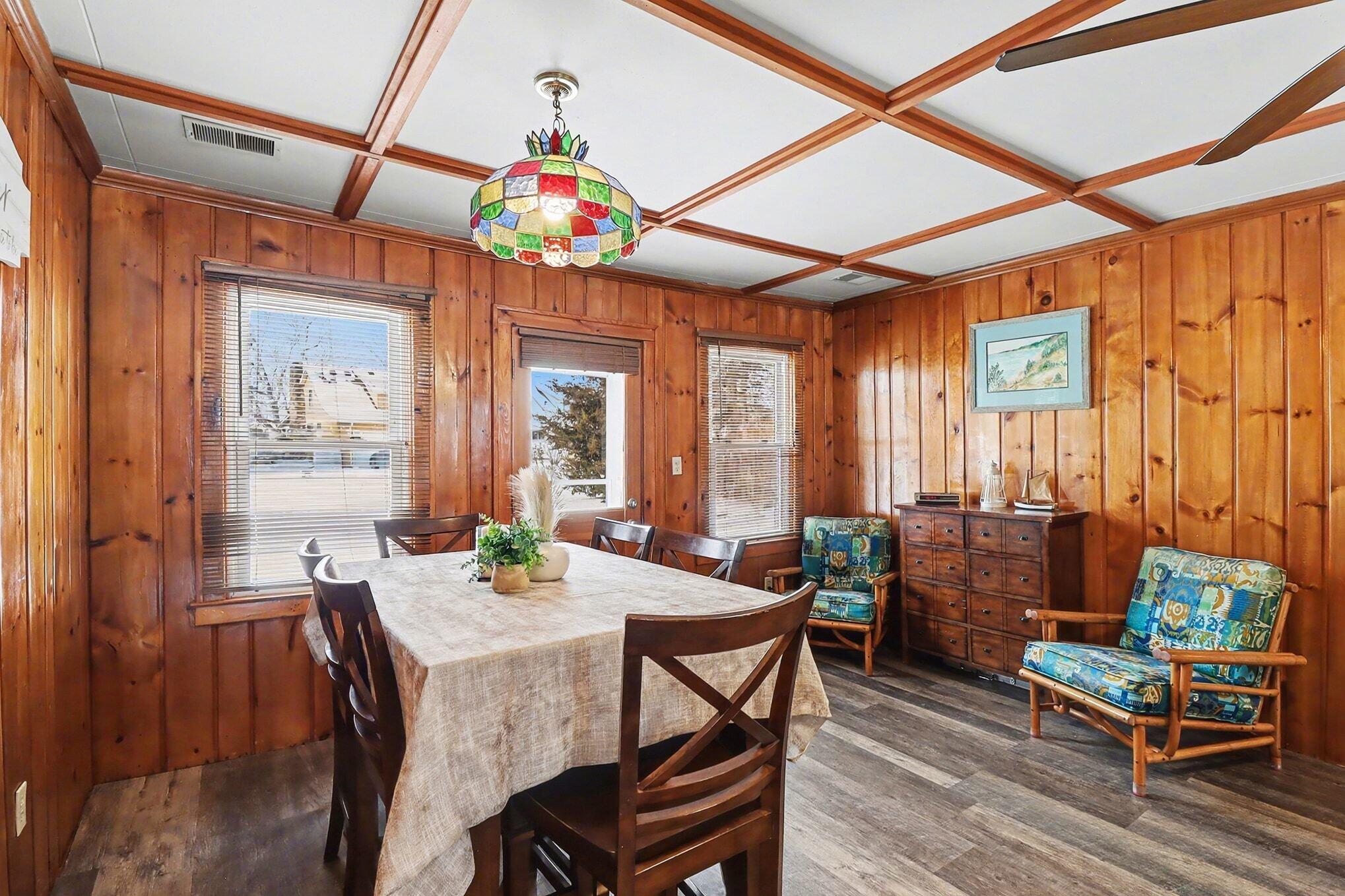 Image 4: Dining Room