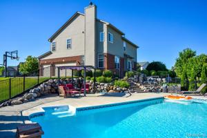 971 COVENTRY Court
