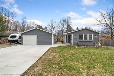 3816 MAPLE Road