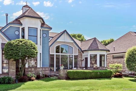 926 EDISON SHORES