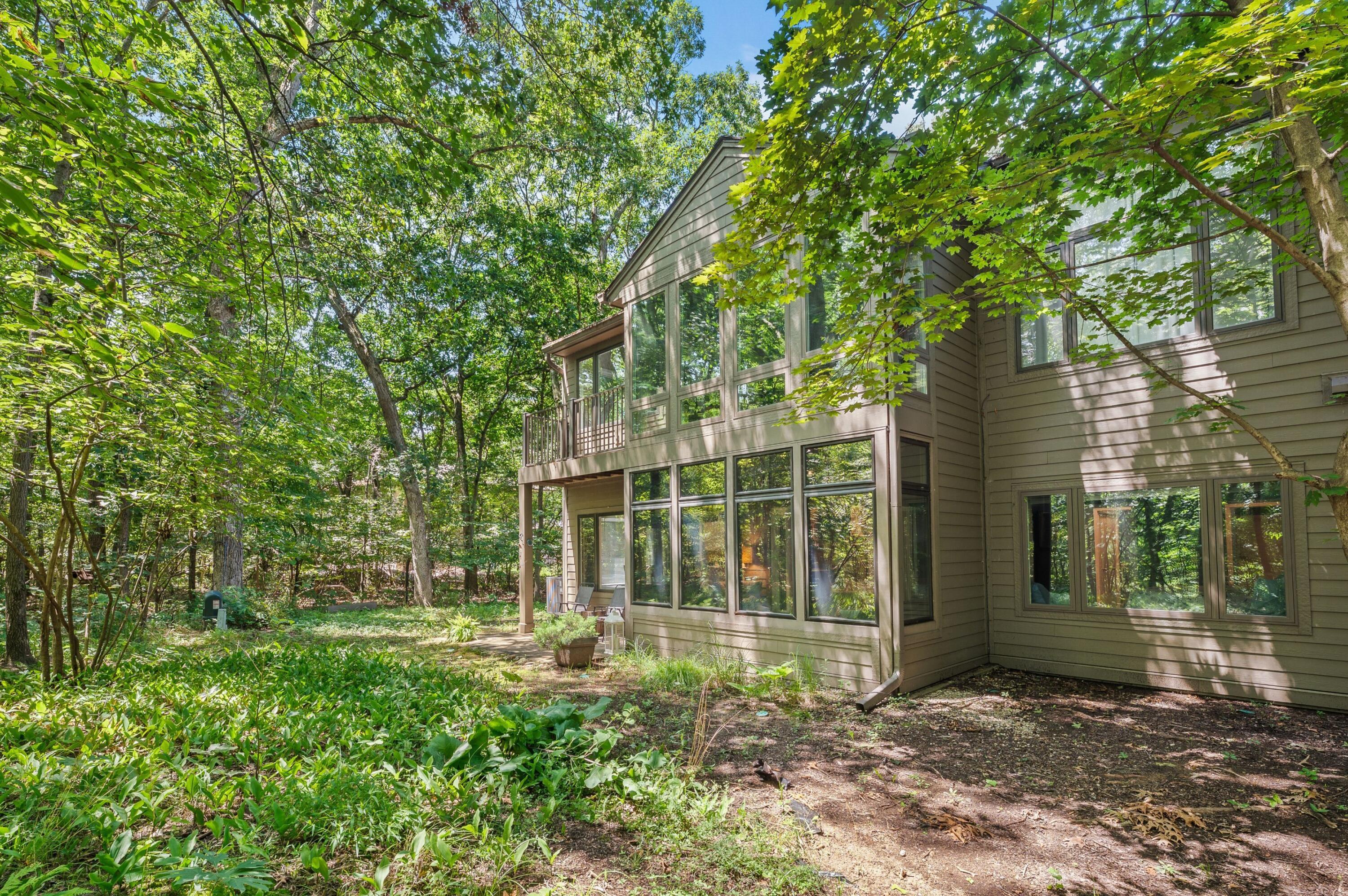 Image 1: Back Exterior
