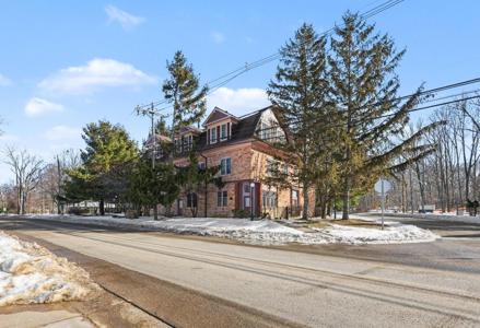 800 North Shore Drive