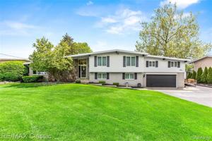 3901 E COMMERCE Road