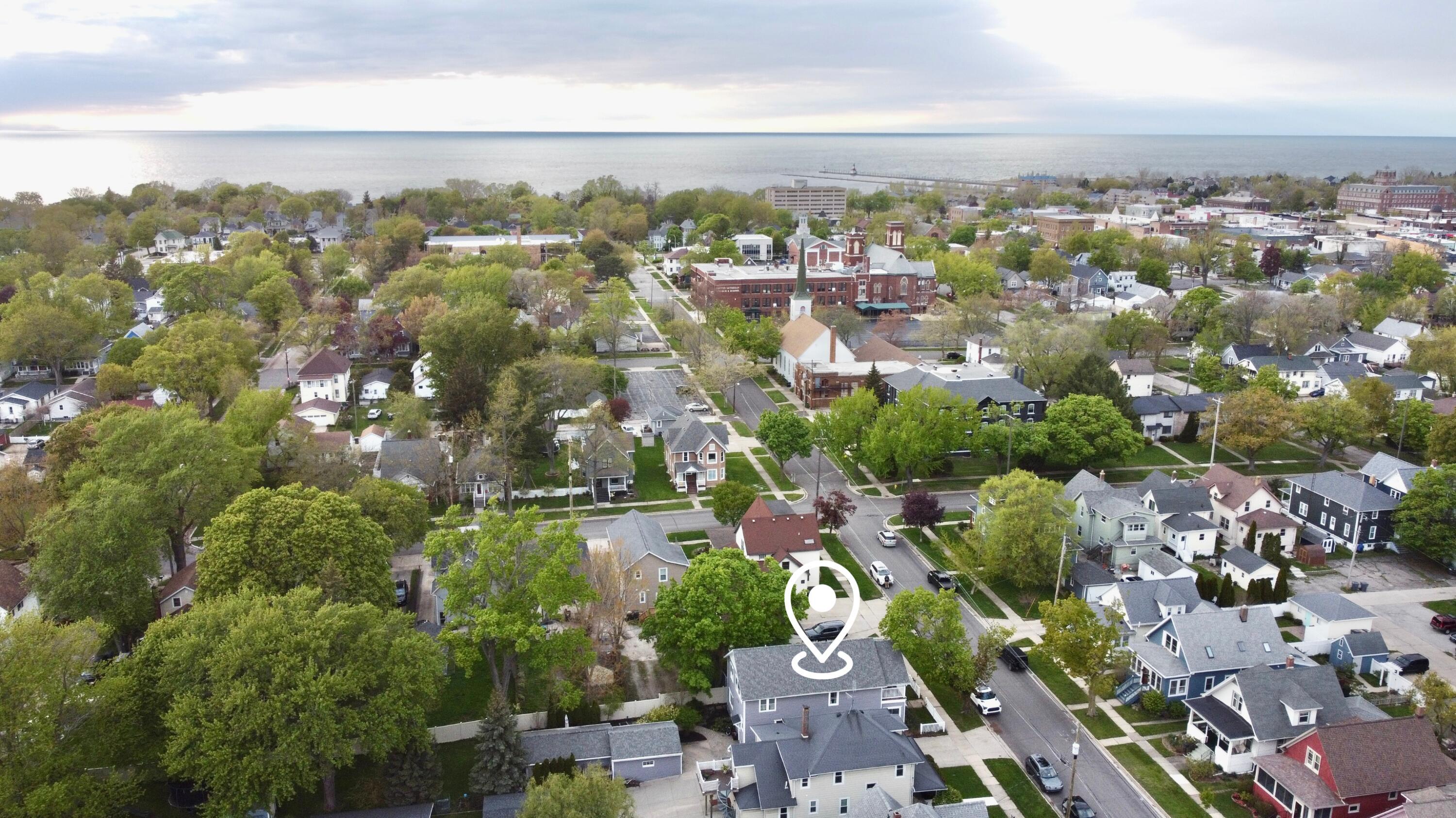 Image 2: 1012 Pearl Street, St. Joseph, MI 49085