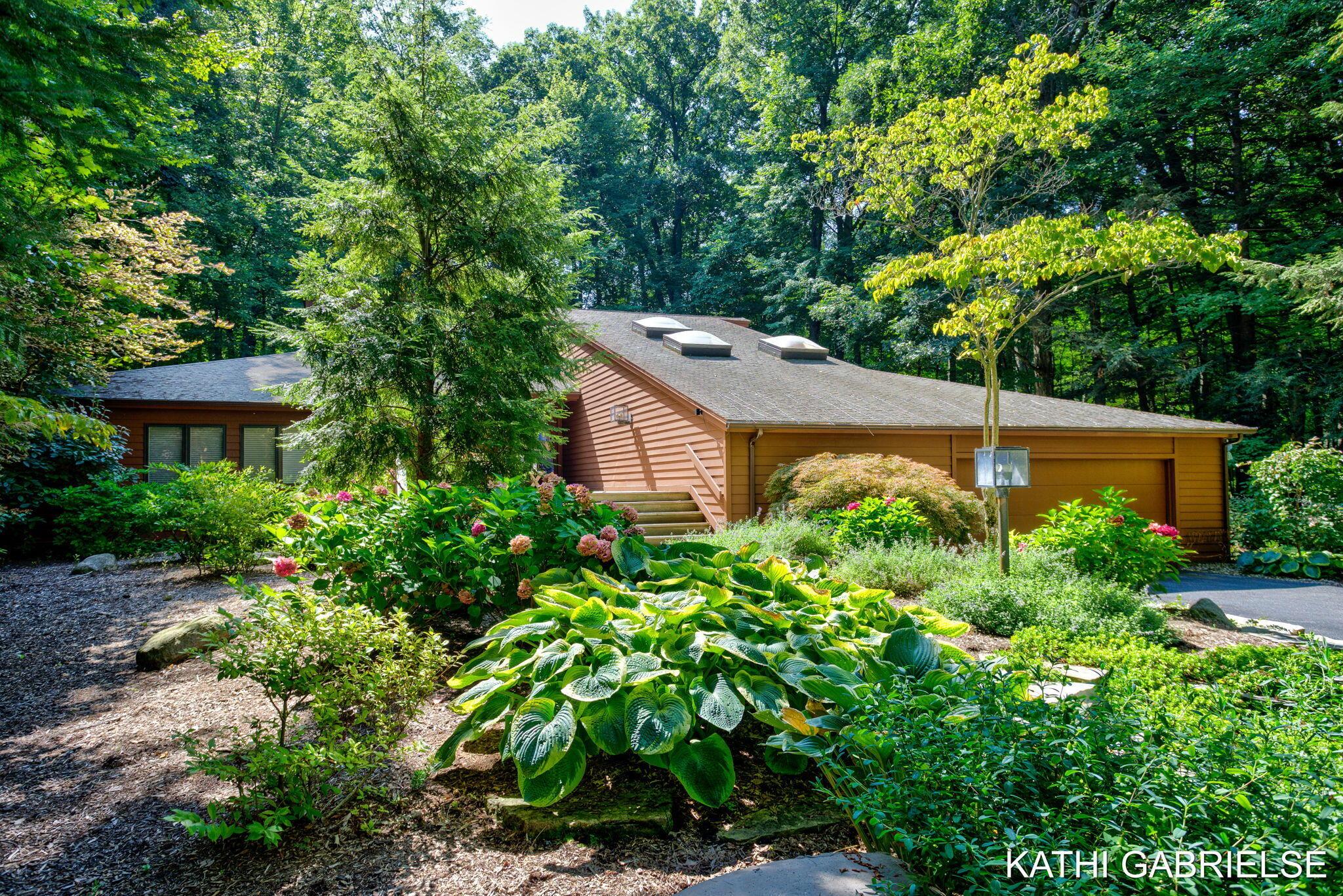 Image 1: 3-web-or-mls-18183-n-fruitport-rd